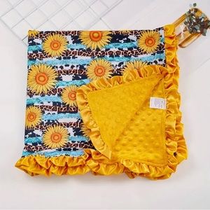 🌻NIB Ruffle Baby Blanket🌻